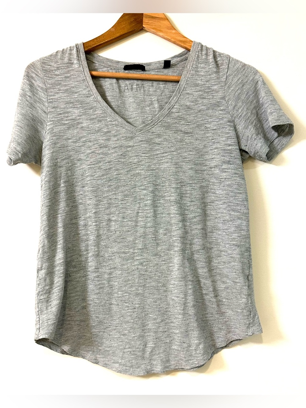 ATM Anthony Thomas Melillo Curved-Hem Tee in Gray. Size M
